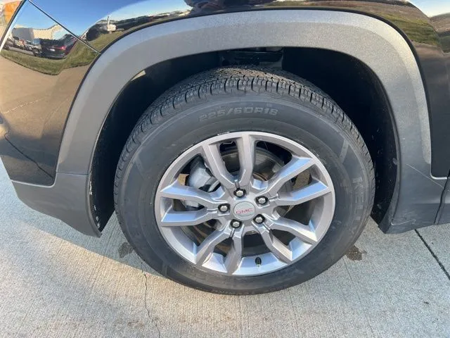 2024 Gmc Terrain SLT photo 3