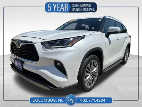 White 2022 Toyota Highlander Hybrid Platinum for sale in Columbus, NE