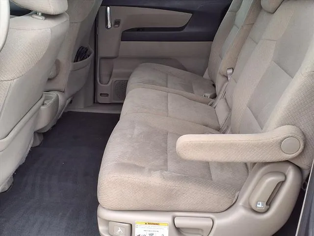 2017 Honda Odyssey SE photo 4