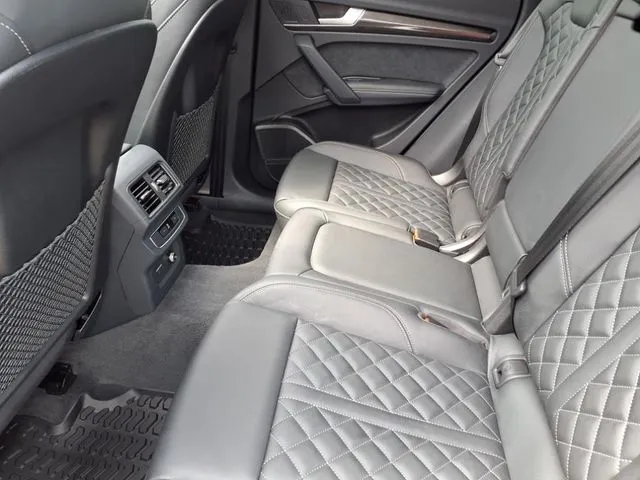 2024 Audi SQ5 Premium Plus photo 2