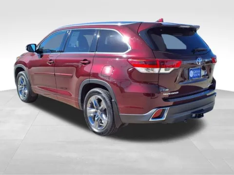 Another view of 2019 Toyota Highlander Limited Platinum for sale in Columbus, NE at Gregg Young Toyota of Columbus