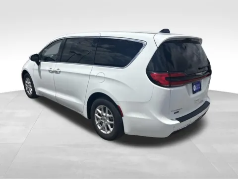 More photos of 2023 Chrysler Pacifica Touring L at Gregg Young Chevrolet GMC Atlantic, IA