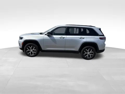 Another view of 2024 Jeep Grand Cherokee Limited for sale in Atlantic, IA at Gregg Young Chevrolet GMC Atlantic