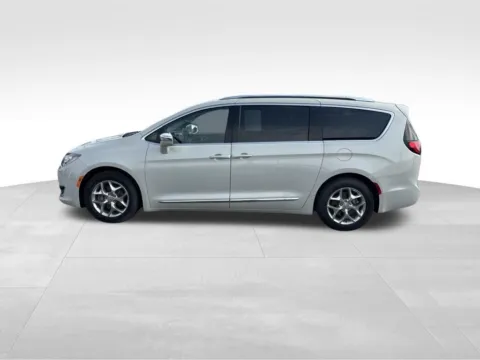 Another view of 2017 Chrysler Pacifica Limited for sale in Atlantic, IA at Gregg Young Chevrolet GMC Atlantic