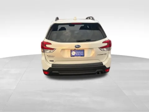 More photos of 2022 Subaru Forester Premium at Gregg Young Automotive of Atlantic, IA