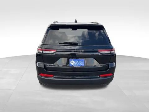 More photos of 2022 Jeep Grand Cherokee Altitude at Gregg Young Automotive of Atlantic, IA