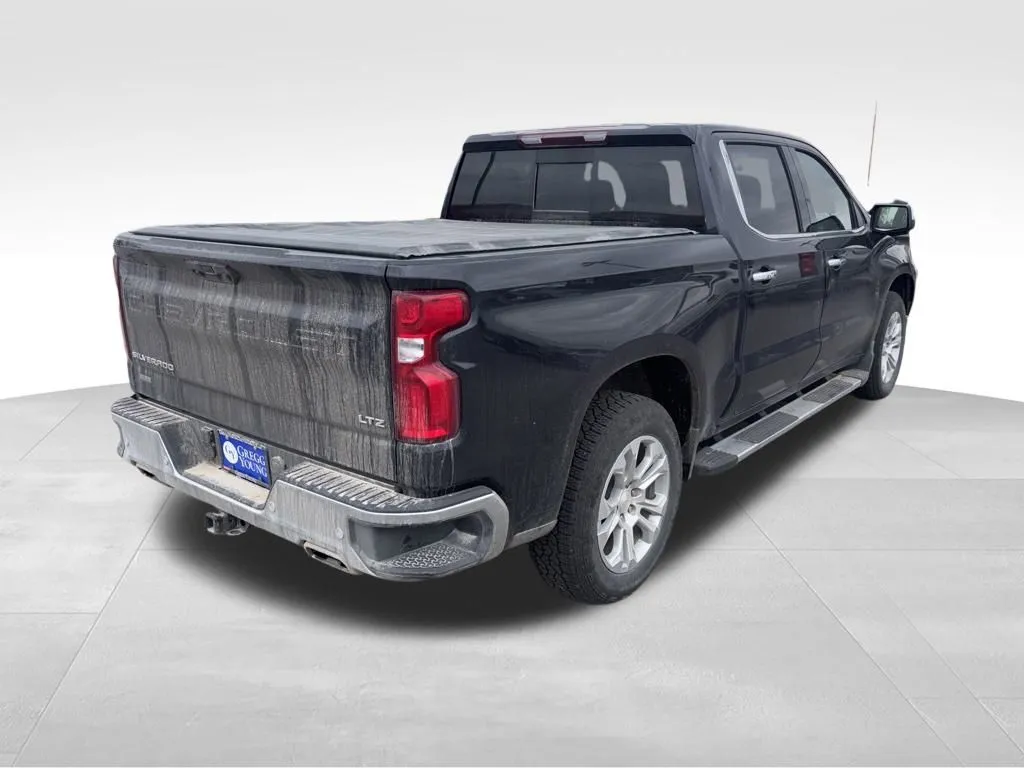 2024 Chevrolet Silverado 1500 LTZ photo 3