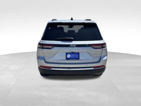 More photos of 2024 Jeep Grand Cherokee Limited at Gregg Young Chevrolet GMC Atlantic, IA