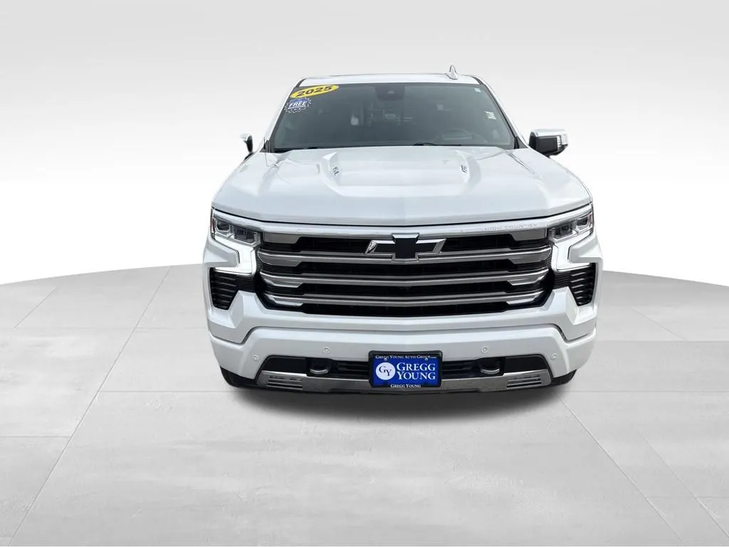 2025 Chevrolet Silverado 1500 High Country photo 4