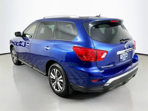 More photos of 2018 Nissan Pathfinder S at CarLink Fort Myers, FL