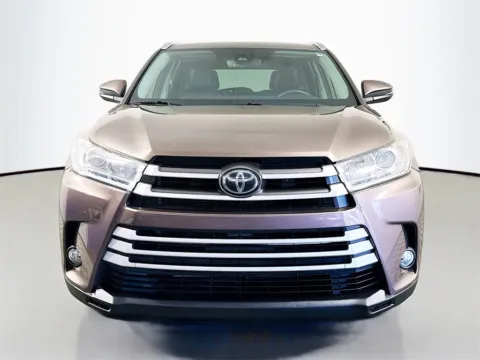 Photos of 2019 Toyota Highlander XLE for sale in Fort Myers, FL at CarLink Fort Myers