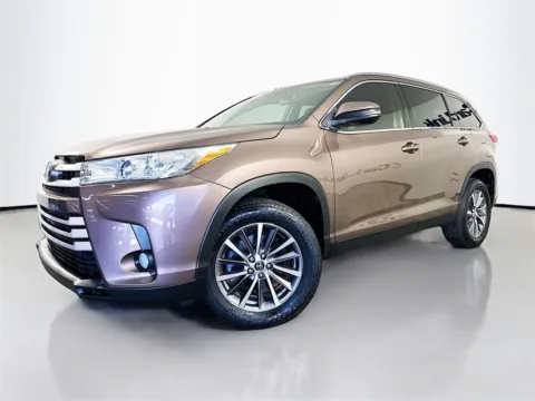 Another view of 2019 Toyota Highlander XLE for sale in Fort Myers, FL at CarLink Fort Myers