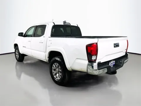 More photos of 2019 Toyota Tacoma SR5 at CarLink Fort Myers, FL