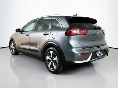 More photos of 2017 Kia Niro LX at CarLink Fort Myers, FL