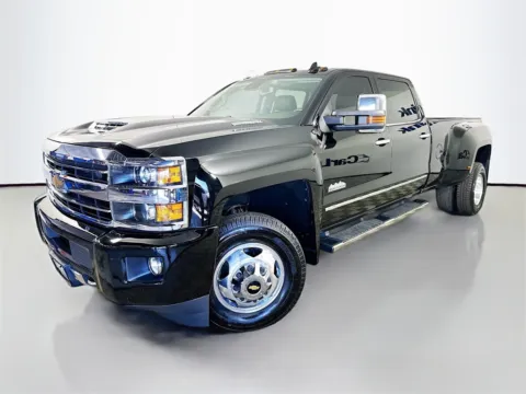 Another view of 2019 Chevrolet Silverado 3500HD High Country for sale in Fort Myers, FL at CarLink Fort Myers