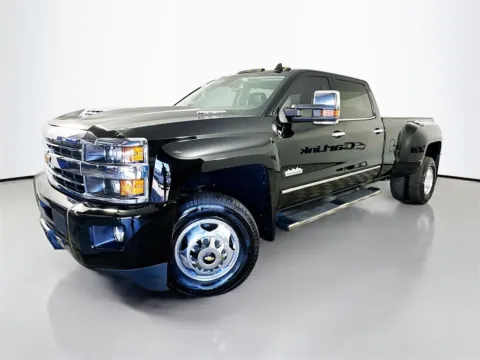 More photos of 2019 Chevrolet Silverado 3500HD High Country at CarLink Fort Myers, FL