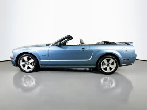 More photos of 2006 Ford Mustang GT Premium at CarLink Fort Myers, FL