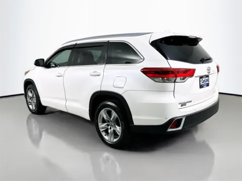 More photos of 2017 Toyota Highlander Limited at CarLink Fort Myers, FL