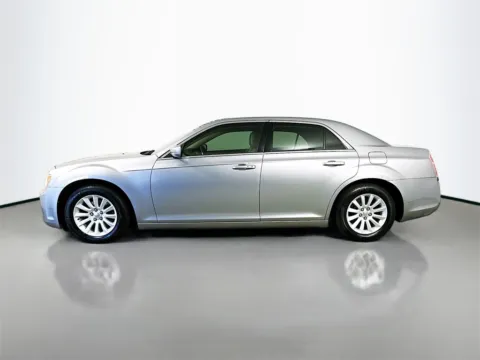 More photos of 2013 Chrysler 300 at CarLink Fort Myers, FL