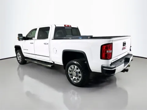 More photos of 2017 GMC Sierra 2500HD Denali at CarLink Fort Myers, FL