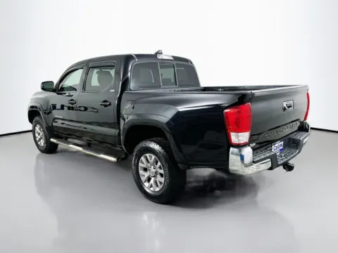 More photos of 2016 Toyota Tacoma SR5 at CarLink Fort Myers, FL