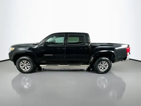 More photos of 2016 Toyota Tacoma SR5 at CarLink Fort Myers, FL