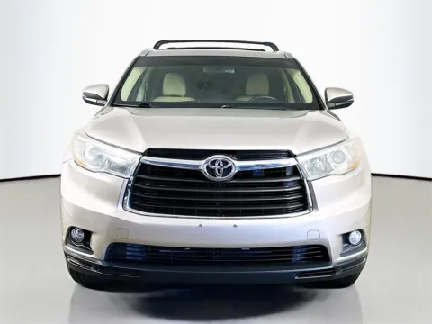 Photos of 2015 Toyota Highlander XLE V6 for sale in Fort Myers, FL at CarLink Fort Myers