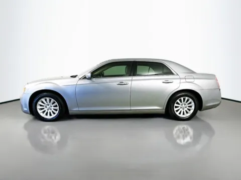 More photos of 2013 Chrysler 300 at CarLink Fort Myers, FL