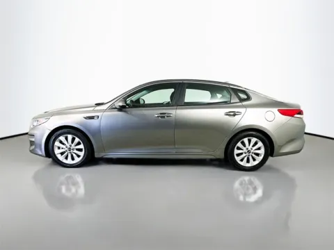 More photos of 2016 Kia Optima LX at CarLink Fort Myers, FL