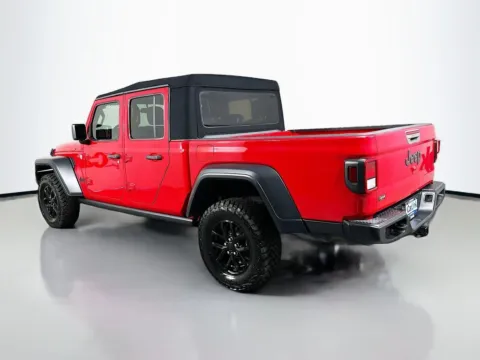More photos of 2020 Jeep Gladiator Sport at CarLink Fort Myers, FL