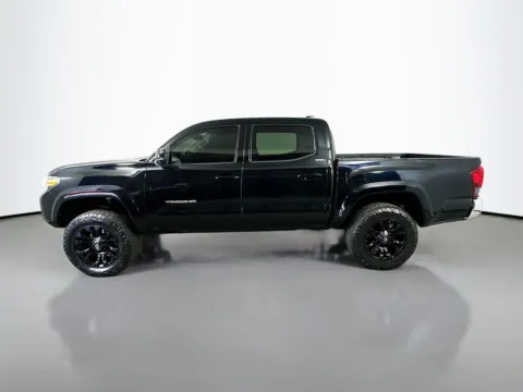 More photos of 2020 Toyota Tacoma SR5 at CarLink Fort Myers, FL