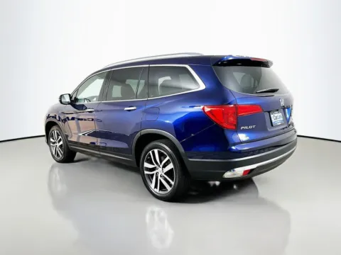 More photos of 2017 Honda Pilot Elite at CarLink Fort Myers, FL