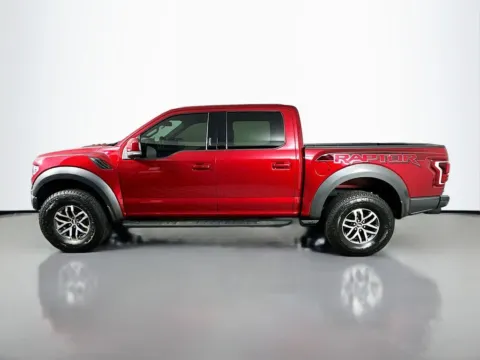 More photos of 2018 Ford F-150 Raptor at CarLink Fort Myers, FL