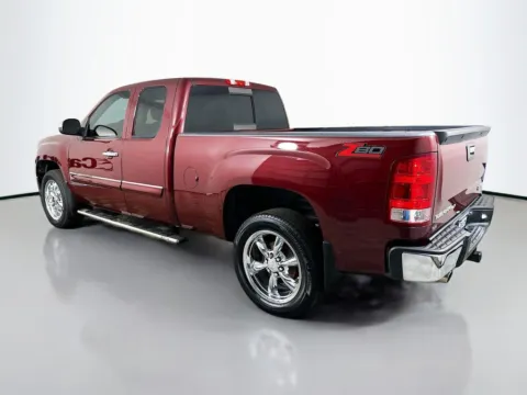 More photos of 2013 GMC Sierra 1500 SLE at CarLink Fort Myers, FL