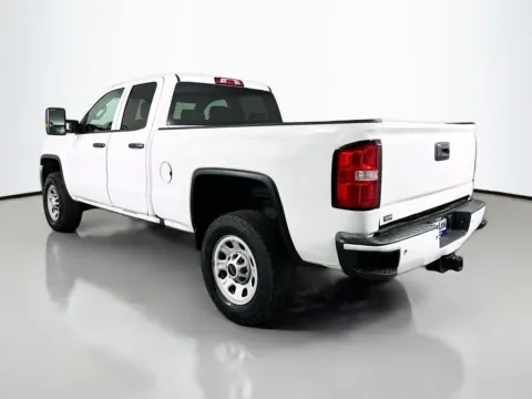 More photos of 2017 GMC Sierra 2500HD SLE at CarLink Fort Myers, FL