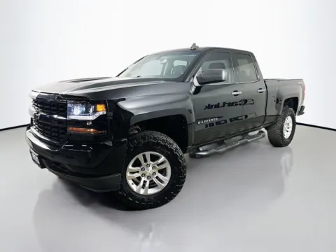 Another view of 2017 Chevrolet Silverado 1500 Custom for sale in Fort Myers, FL at CarLink Fort Myers