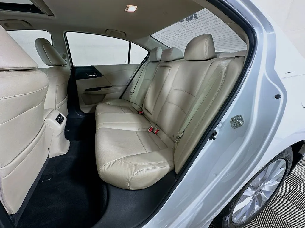 2015 Honda Accord EX-L - Photo 29