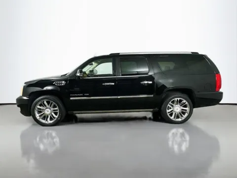 More photos of 2011 Cadillac Escalade ESV Platinum Edition at CarLink Fort Myers, FL