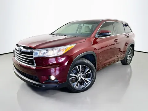 Another view of 2016 Toyota Highlander XLE V6 for sale in Fort Myers, FL at CarLink Fort Myers