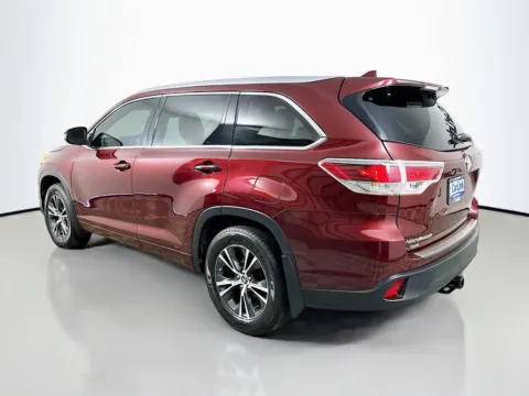 More photos of 2016 Toyota Highlander XLE V6 at CarLink Fort Myers, FL