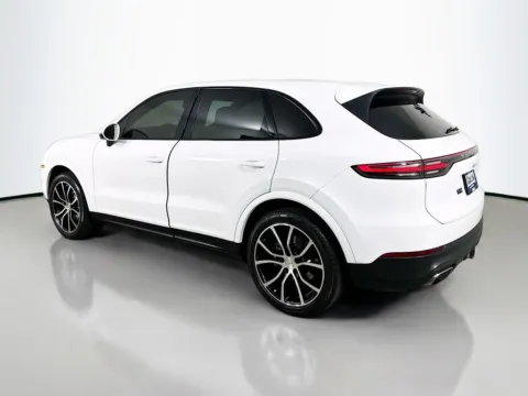 More photos of 2019 Porsche Cayenne at CarLink Fort Myers, FL