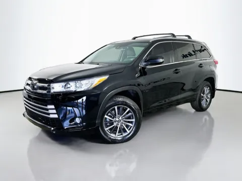 Another view of 2017 Toyota Highlander XLE for sale in Fort Myers, FL at CarLink Fort Myers