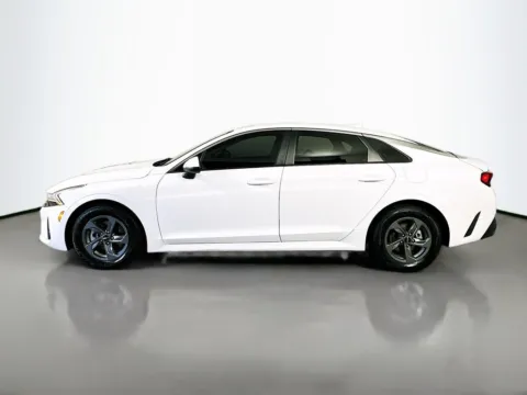 More photos of 2022 Kia K5 LX at CarLink Fort Myers, FL