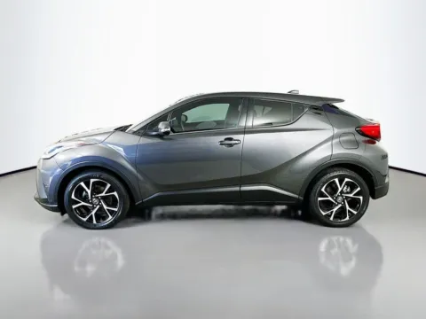 More photos of 2021 Toyota C-HR XLE at CarLink Fort Myers, FL