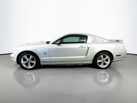 More photos of 2009 Ford Mustang GT Premium at CarLink Fort Myers, FL