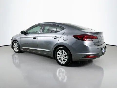 More photos of 2019 Hyundai Elantra SE at CarLink Fort Myers, FL