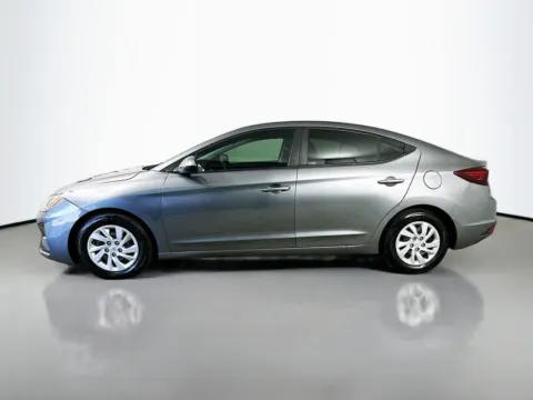 More photos of 2019 Hyundai Elantra SE at CarLink Fort Myers, FL