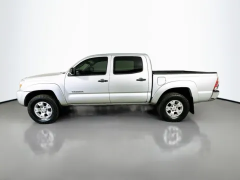 More photos of 2009 Toyota Tacoma PreRunner at CarLink Fort Myers, FL