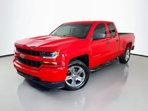Another view of 2017 Chevrolet Silverado 1500 Custom for sale in Fort Myers, FL at CarLink Fort Myers