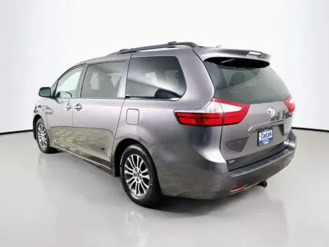 More photos of 2019 Toyota Sienna XLE at CarLink Fort Myers, FL